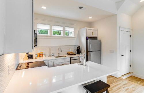 12 South Neighborhood Home with Modern Flair! - Foto 8