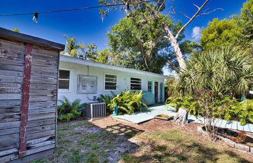 Pet Friendly & Firepit Minutes to Beach Sleeps 6 - Foto 63