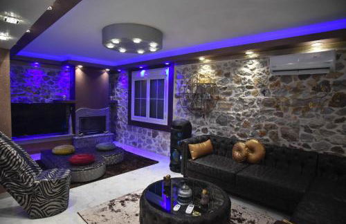 Eleni De Lux - Photo 34