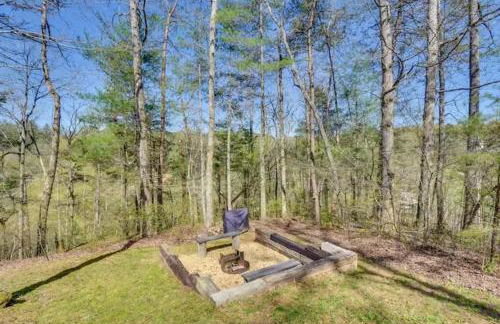 Cozy North GA Cabin 3BR3BA, Fire Pit & Game Rm - Foto 12