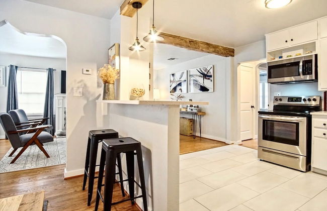 Modern Rustic 3 -bedroom 2 Bathrooms Carport - Foto 16