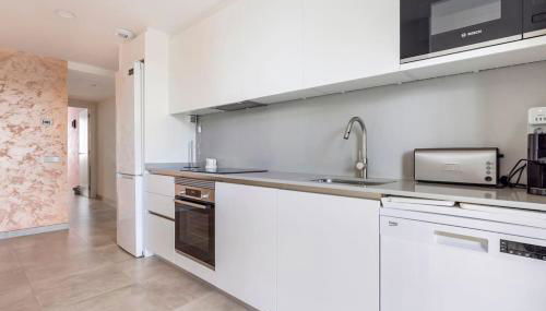 Apartment by the beach with pool and private parking - Foto 2