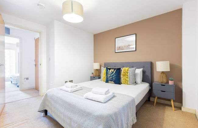Deluxe 2 Bed Flat with Balcony in Hackney - Foto 4