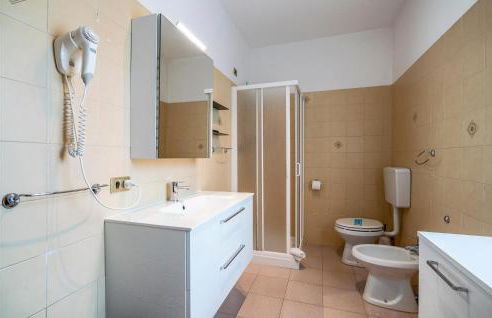 3 Bedroom Gorgeous Home In Albarella Ro - Foto 21