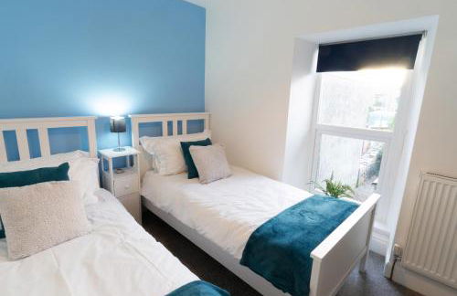 Newly-renovated, mid-terrace cottage in Porthmadog - Photo 36