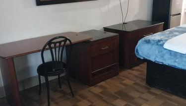 2 Queens Bed Hotel Room 142 - Foto 3