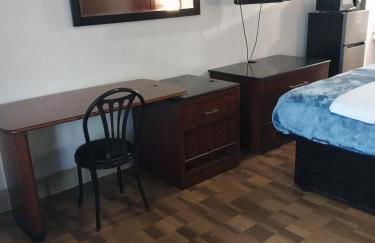 2 Queens Bed Hotel Room 142 - Foto 3