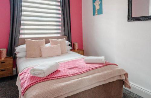Charming Victorian Terrace near City with Free Parking - Foto 4