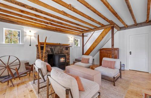 Modern Lux Cabin w Mtn Views and Fire Pit - Foto 47