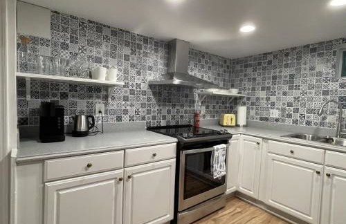 Upscale, Brand New, Full Kitchen, 2-Bedroom Apt - Foto 8