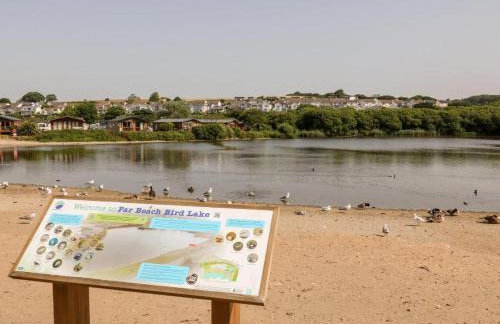 Delightful two bedroom caravan on Par Beach. - Foto 35