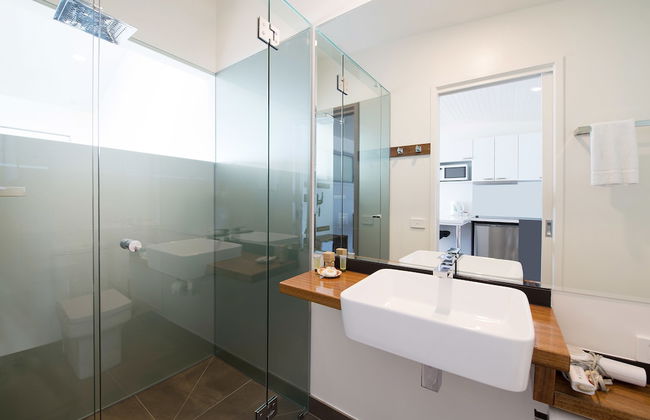 Seafarers Getaway - Photo 26