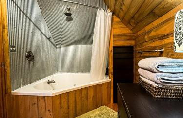 THE LOFT 3 level urban cabin with a HUGE patio! - Foto 50