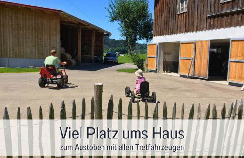 Bauernhof Finkel - Ferienwohnungen mit Balkon - Bergsicht - Traktor mitfahren - Tiere streicheln - entspannter Familienurlaub - zentrale Lage nahe Oberstdorf - Photo 6