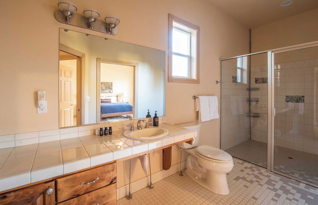 Powell by Avantstay Secluded Home Only 10 Mins From DT Bend w/ Hot Tub - Foto 11