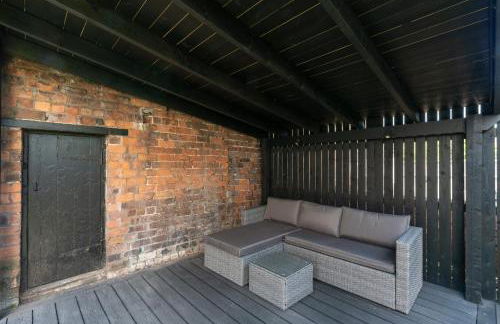 Bifolds, enclosed garden. Southport character home - Foto 23