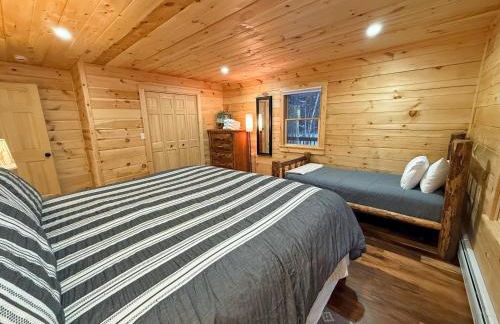 2S New log cabin in Bethlehem - privacy, firepit, great location! - Photo 28