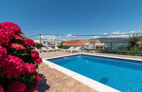 Maca Apartments & Suites with Heated pool near beach 50m - Foto 7