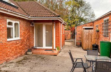 Three Bedroom Bungalow ideal for families or contractors Highbridge - Photo 14
