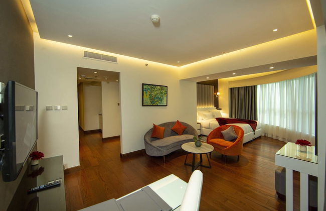 Number One Tower Suites - Photo 17