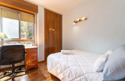 Two-bedroom apartment, central location, with terrace, WiFi, and metro nearby - Photo 10