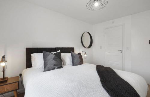 Newcastle Spacious 3-bedroom Semi-detached House with Parking, Sleeps 8, by URBAN PINNACLE STAYS - Foto 48