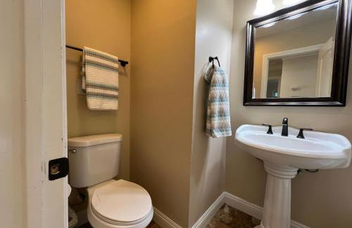 Fantastic 6 bedroom, 4.5 bath home (4 master Suites), pool home - Foto 32