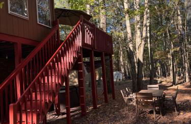 Poconos Chalet -Kayaks- HotTub-Karaoke-Lake - Foto 66