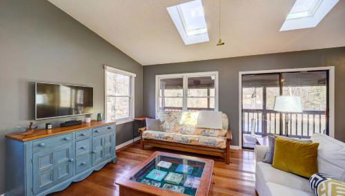 Lakefront Butler Retreat with Hot Tub and Dock! - Foto 5