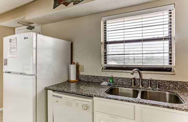 Comfy Upper Unit Condo to Enjoy the Beach or the Fishing by RedAwning - Foto 10