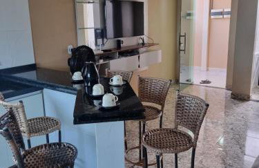 Casa espaçosa, Mobiliada e bem localizada - Foto 14