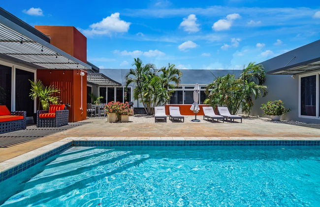 Stunning Modern Home, Near Beaches Full AC - Foto 23