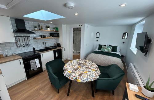 The Banditry, Glastonbury - Photo 4