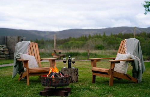 Ailsa- Enchanting Tiny House with wood burner and hot tub in Cairngorms - Foto 24