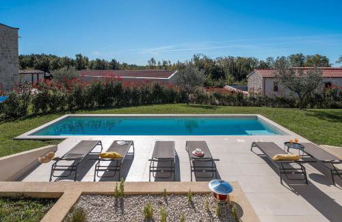 Mediterrane Steinvilla mit Privatpool, toller Aussicht, starkem WiFi, BBQ - Foto 9