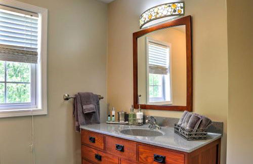 Colonial-Style Warwick Retreat - 1 Hour to NYC! - Foto 16