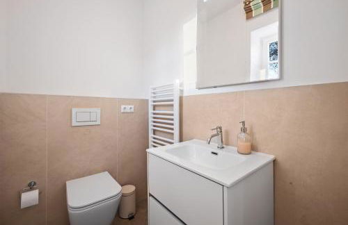 GUT KLETKAMP "Mühlenhof 2" - Ruhige Ferienwohnung mit 2 Schlafzimmern I Terrasse mit See- & Naturblick I Gemeinschaftsgarten I 15 Min zur Ostsee I Küche I Parkplatz I Waschmaschine I WLAN - Foto 9