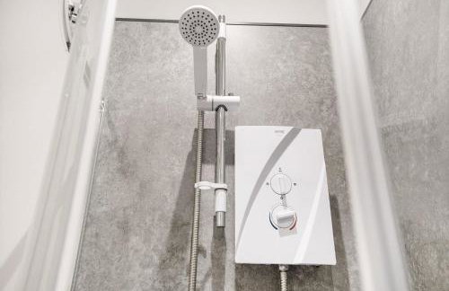 Small Studio Apartment on Linthorpe Road, Middlesbrough with Free WiFi, Free Private Parking, Smart TV & Self-Catering Kitchen - Foto 8