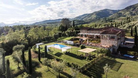 Casale rinnovato immerso nella campagna con splendida piscina privata - Foto 1, Garden, Garden view