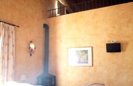 Charming House in Estepa with Mountain View - Photo 9