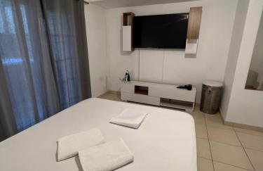 Jacuzzi studio close to athens airport!! - Foto 13