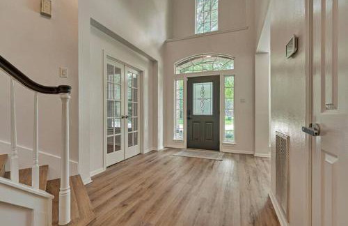 New!4BR with Easy Access to all Woodlands Amenities - Photo 4