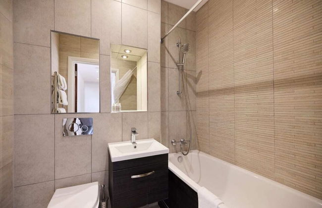 The Harlesden Wonder - Captivating 3bdr Flat - Photo 9