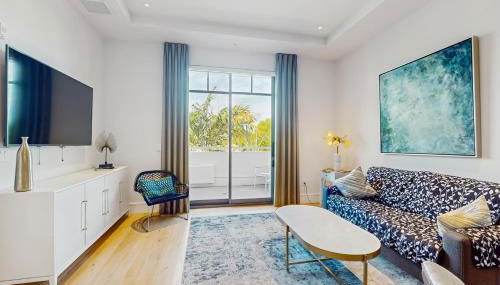 SoCe Flats 204 - Photo 1