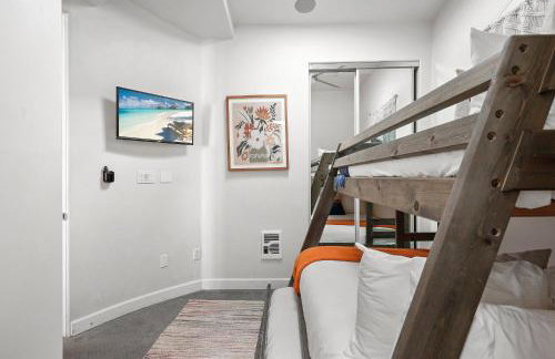 Stunning Oceanfront Boardwalk Condo - Spa, Steps2Beach, Parking & Fast Wifi! - Foto 18