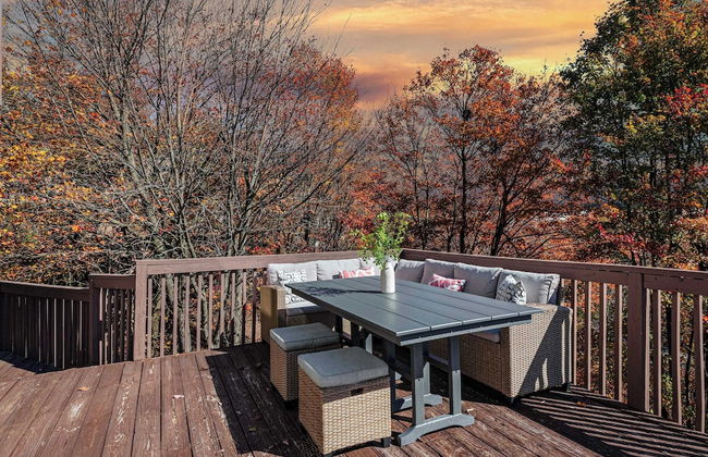 Emerald Bluff by Avantstay Lake Views, Deck, Fire Pit, Game Room - Photo 49