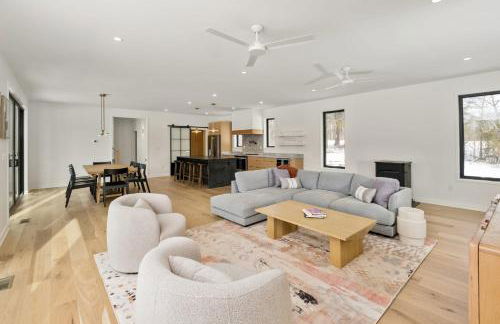 Contemporary Mountain Holiday Home with Hot Tub - Foto 4