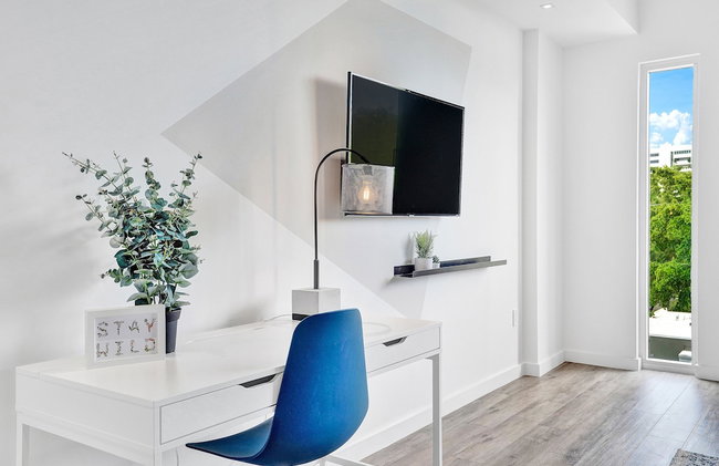 Design District Suites - Photo 79