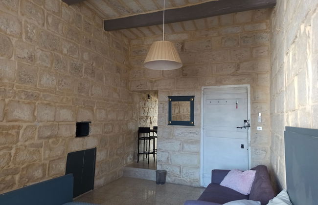 Beautiful 1-bed Apartment in Ħal Qormi - Photo 10