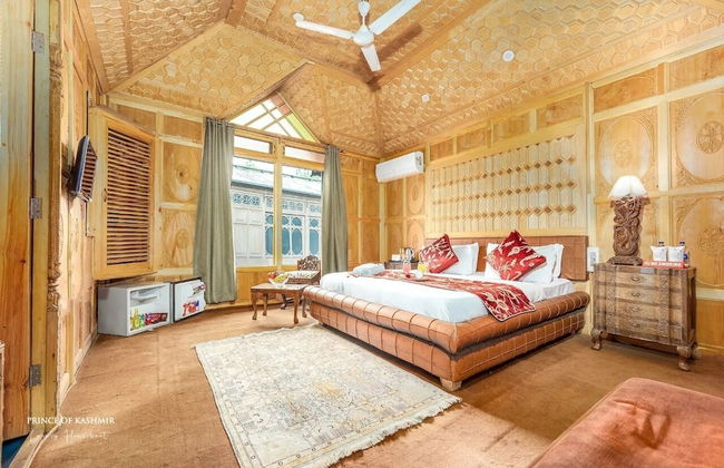 Prince of Kashmir Luxury Houseboat - Foto 6